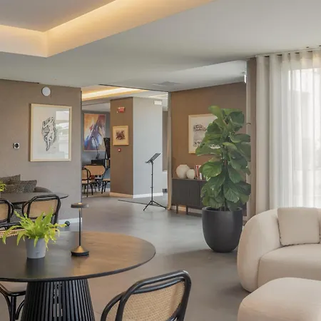 Hotel Hotiday Collection -